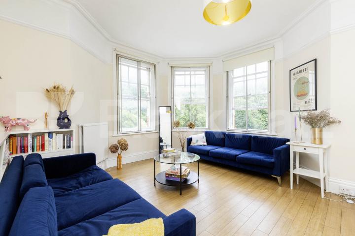 Three double bedrooms, two bathrooms, high ceilings and a spacious lounge. Melcombe Court, Dorset Square, Baker Street